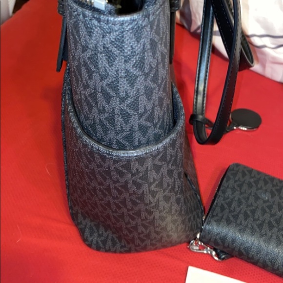 Michael Kors Jet Set Tote and Continental wallet - Picture 9 of 12